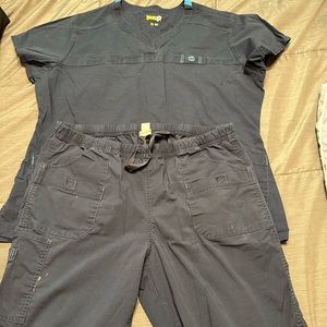 Women’s scrubs